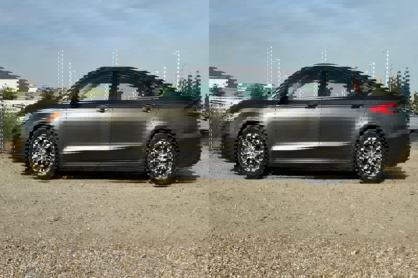 Used 2019 Ford Fusion SE image 6