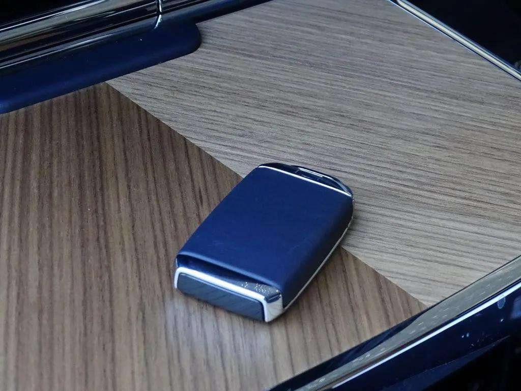 Certified 2025 Rolls-Royce Cullinan AWD/4WD image 10