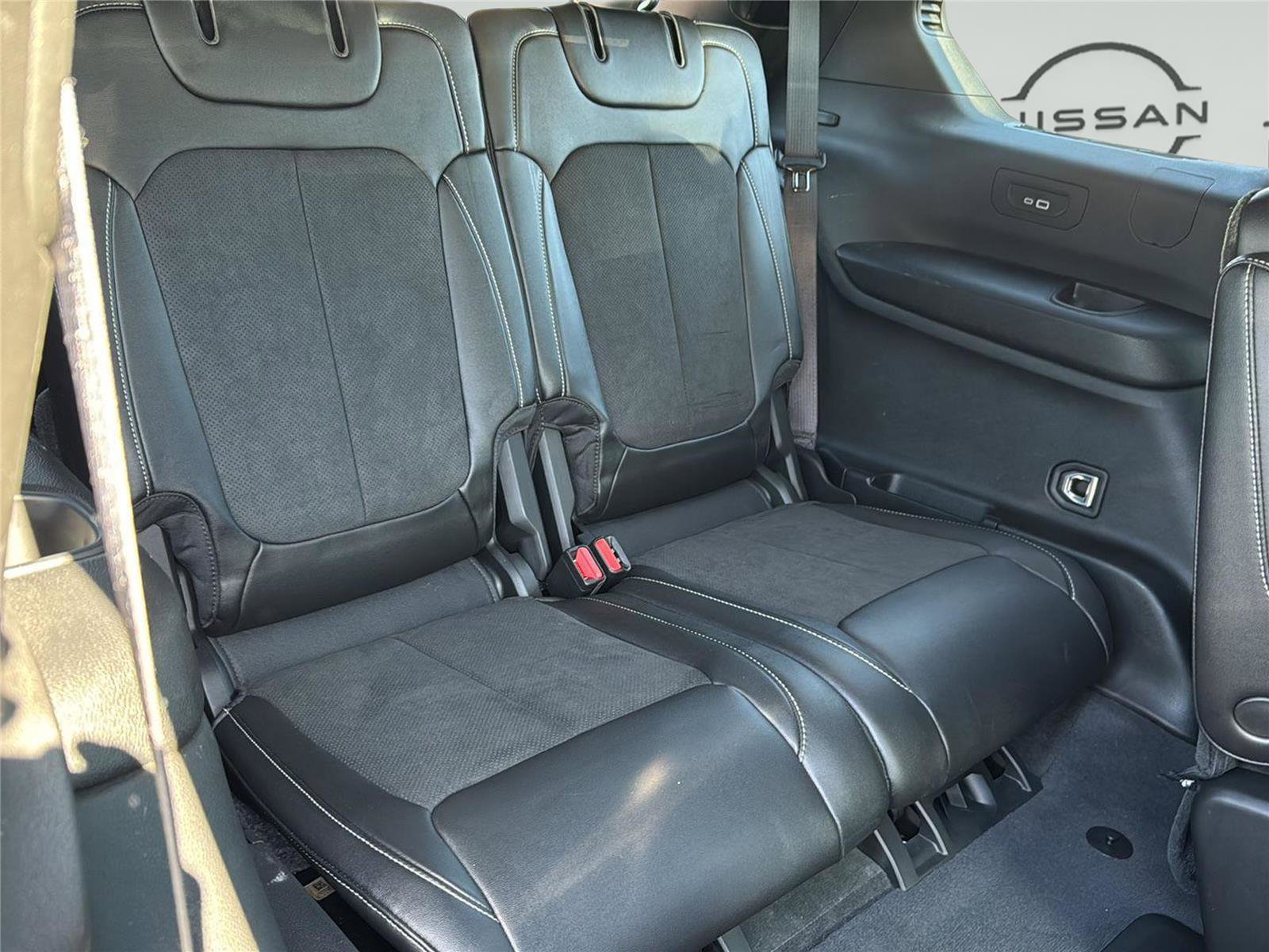 Used 2023 Jeep Grand Cherokee L Laredo image 35