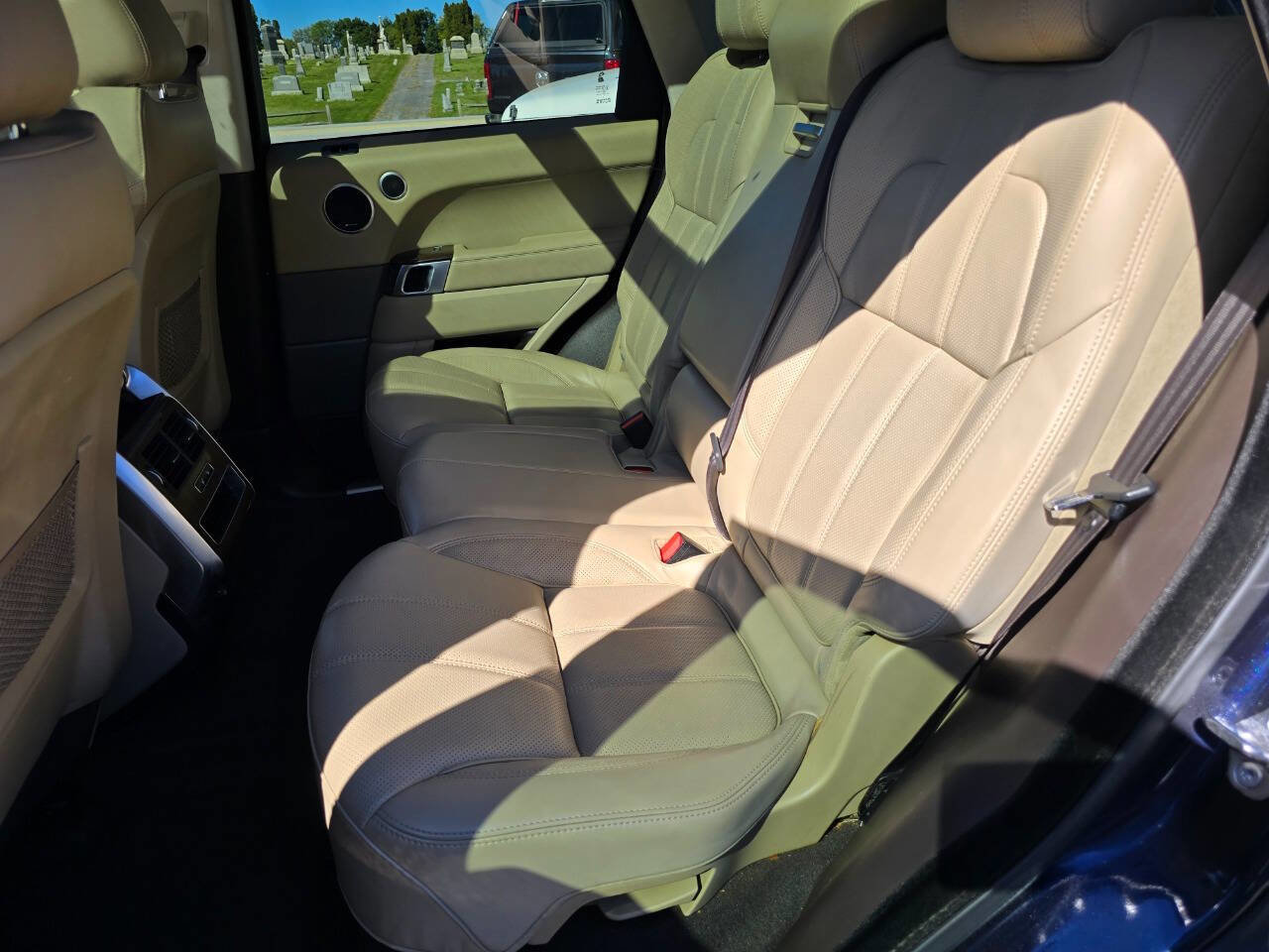 Used 2016 Land Rover Range Rover Sport HSE AWD/4WD image 22