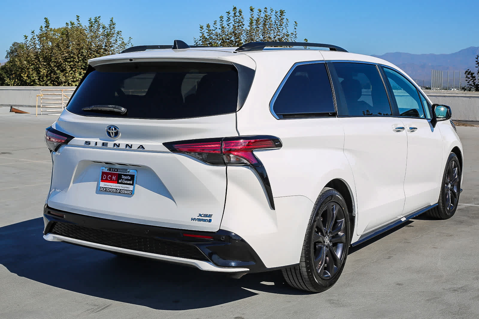 Certified 2023 Toyota Sienna XSE w/ XSE Plus Package FWD image 6