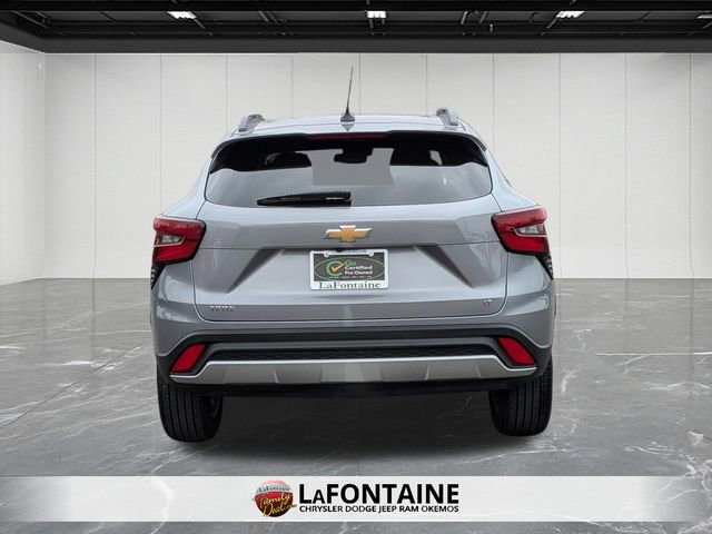 Used 2025 Chevrolet Trax LT w/ LT Convenience Package image 6