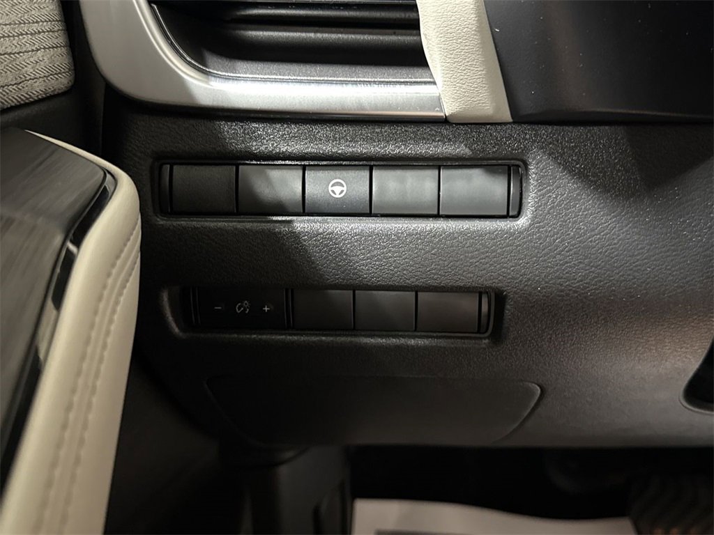 Used 2021 Nissan Rogue SV image 17