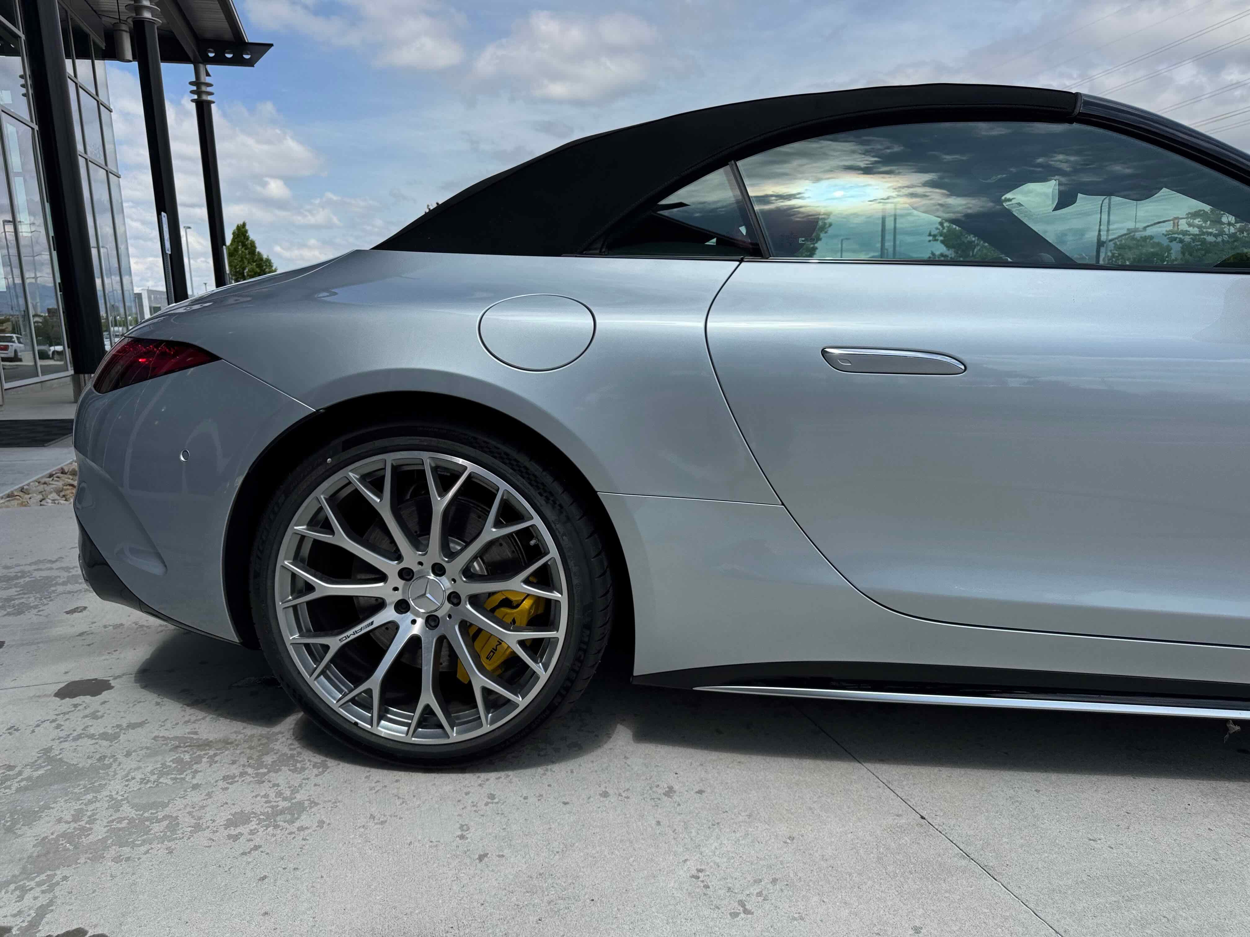 New 2025 Mercedes-Benz SL 63 AMG 4MATIC image 9