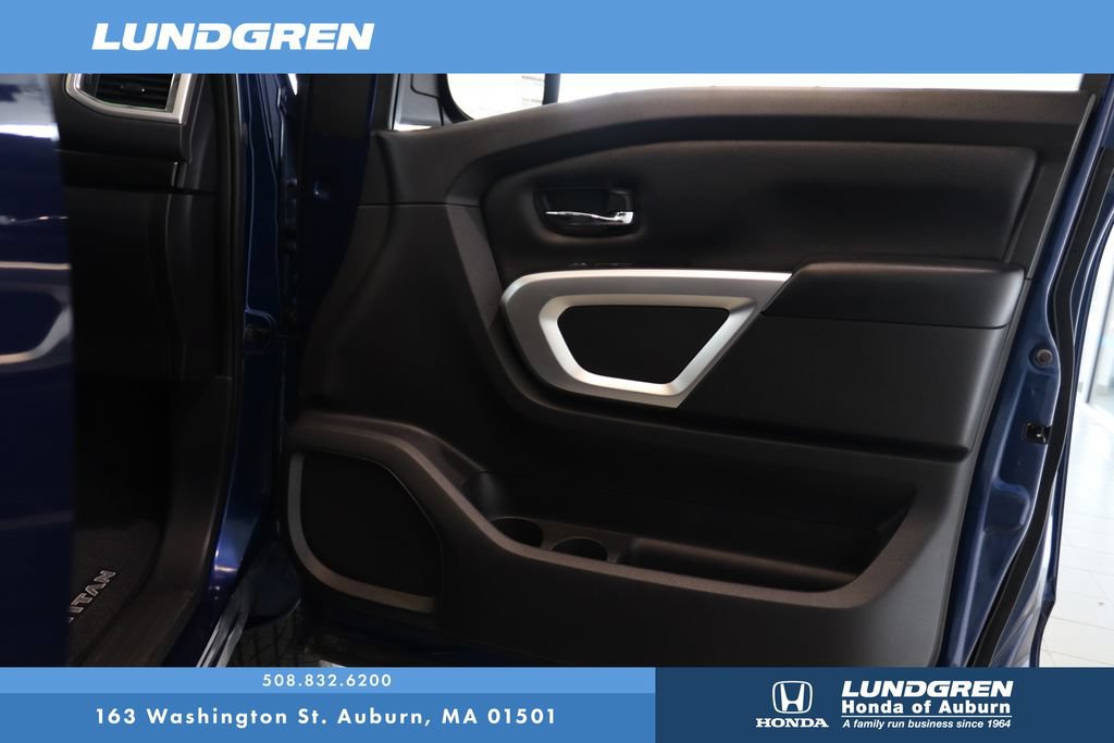 Used 2019 Nissan Titan SV AWD/4WD image 14