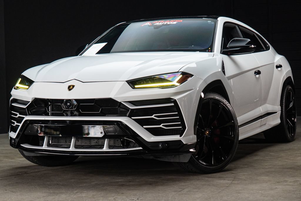 Used 2022 Lamborghini Urus AWD/4WD image 2
