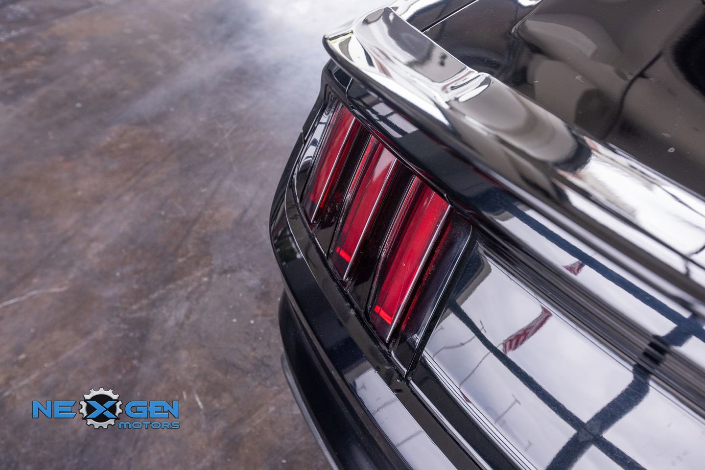 Used 2016 Ford Mustang Shelby GT350 w/ Track Package RWD image 30