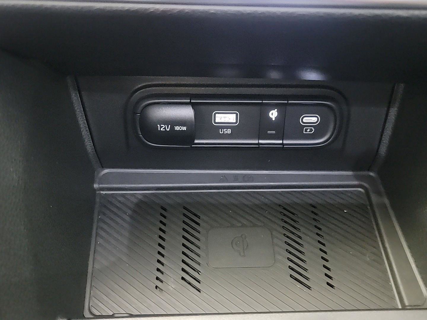 Used 2025 Kia Sportage SX image 31