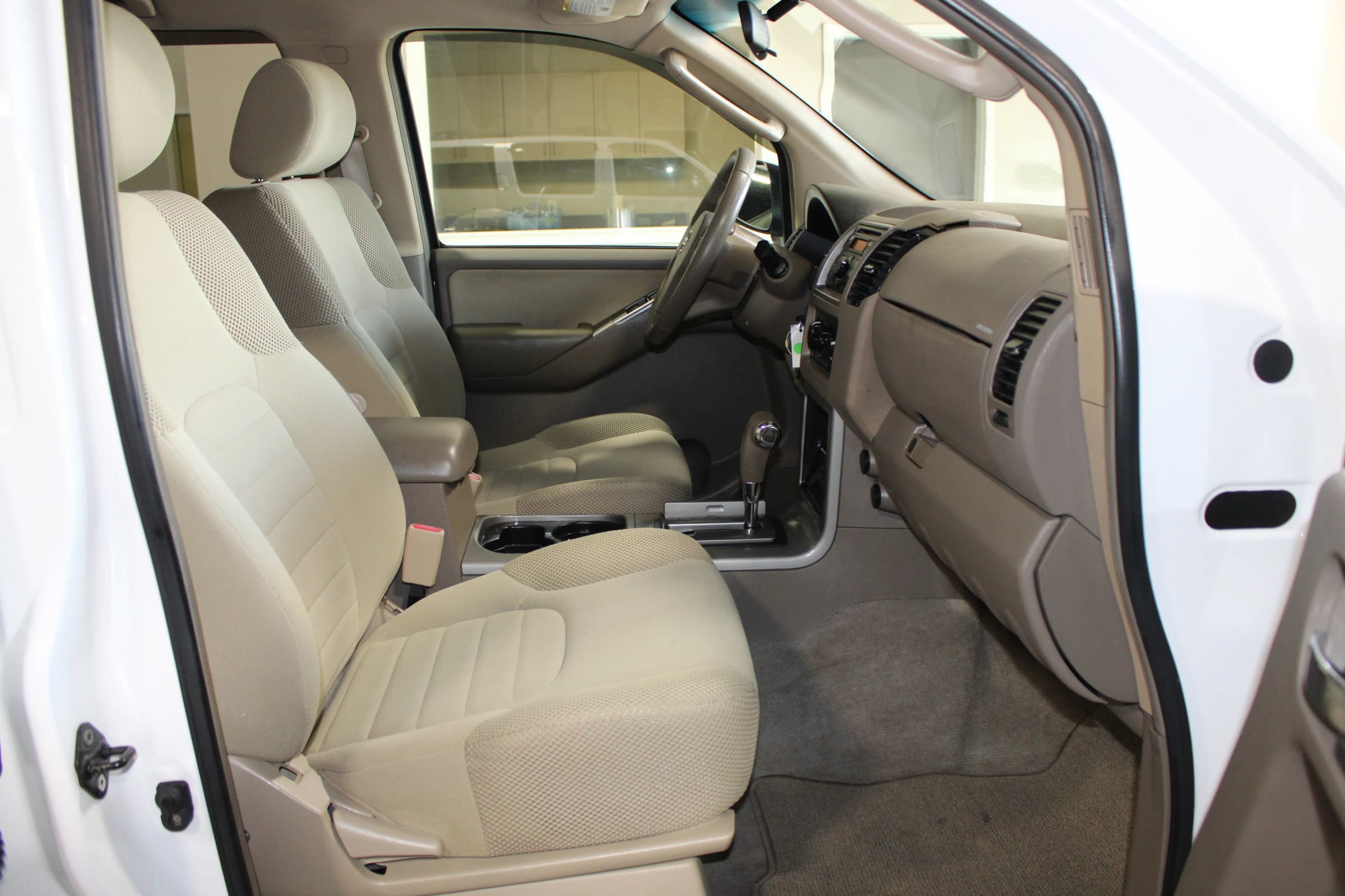 Used 2008 Nissan Pathfinder S RWD image 26