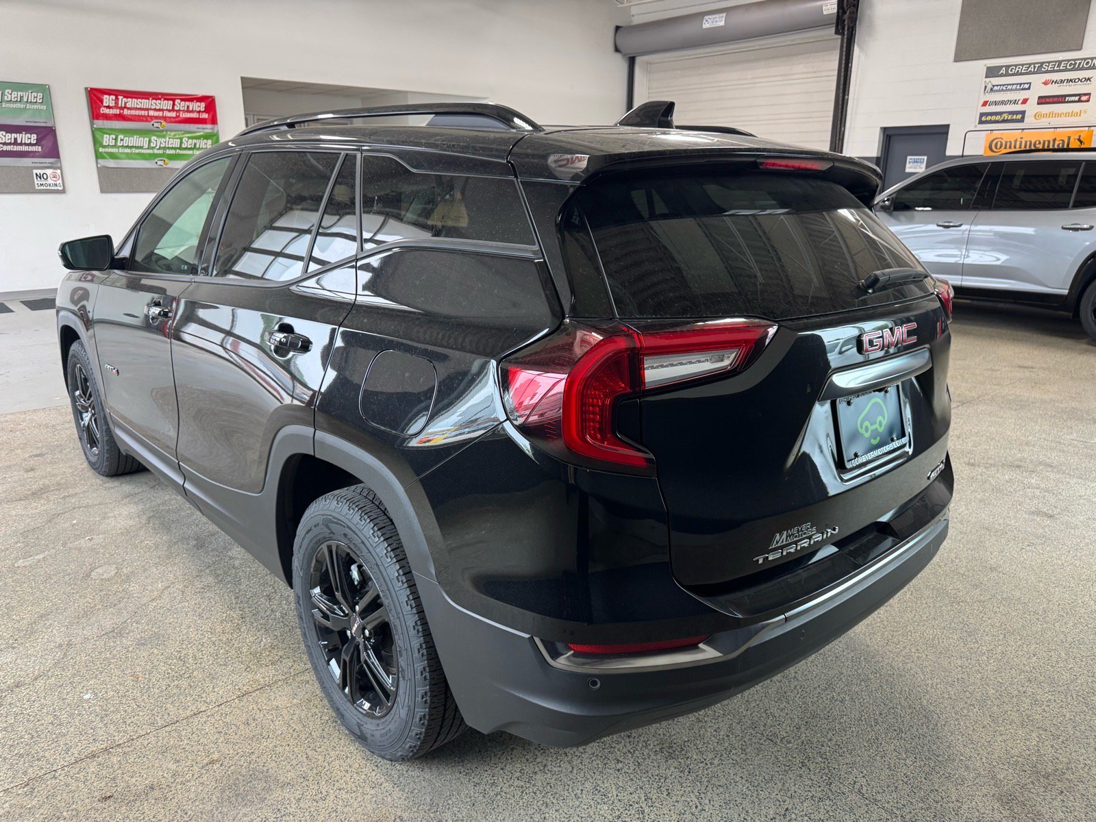 Certified 2023 GMC Terrain AT4 w/ Infotainment Package II AWD/4WD image 7
