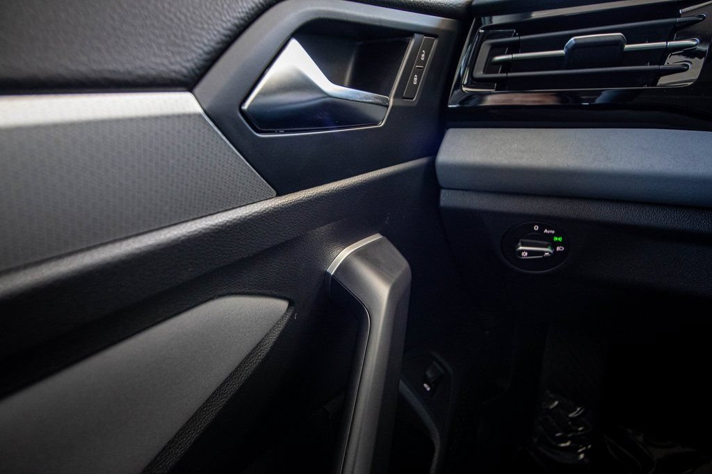 New 2026 Volkswagen Jetta SE FWD image 31