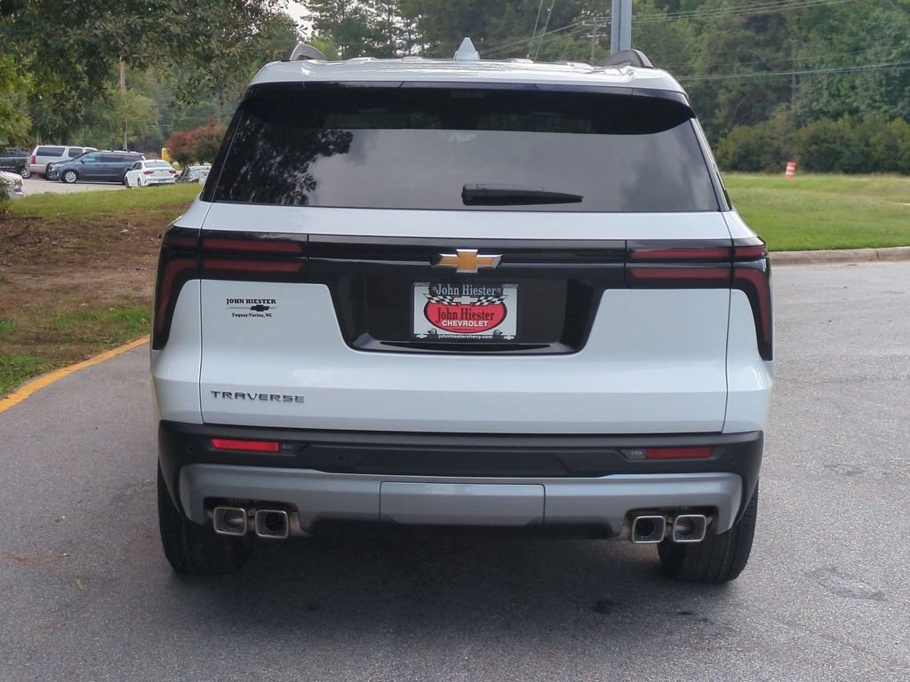 New 2027 Chevrolet Traverse LT w/ Driver Confidence Package FWD image 5