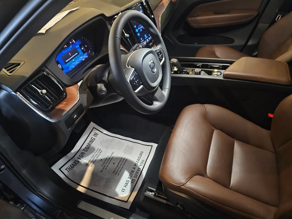 Certified 2023 Volvo XC60 B5 Plus w/ Climate Package AWD/4WD image 16