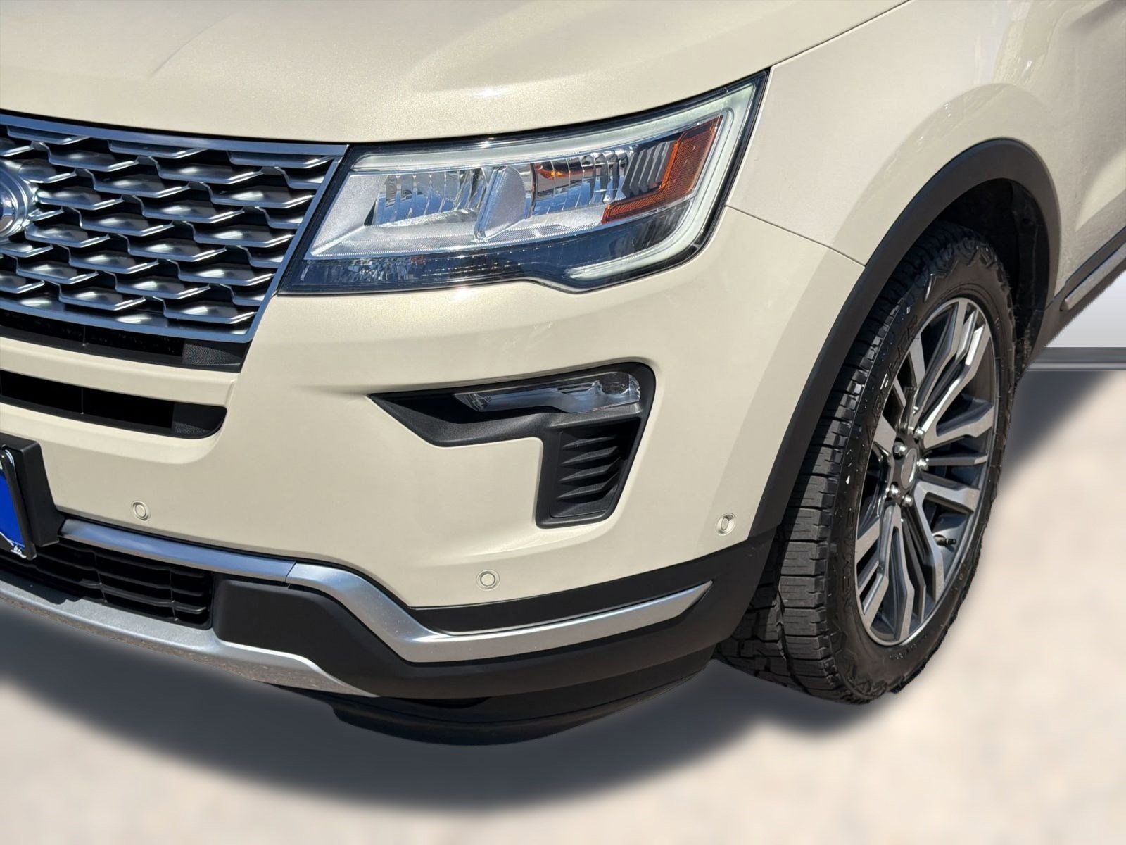 Used 2018 Ford Explorer Platinum AWD/4WD image 11