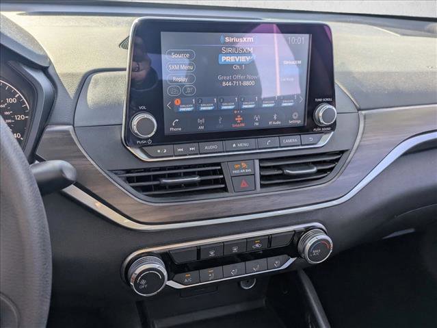 Used 2024 Nissan Altima 2.5 SV image 12