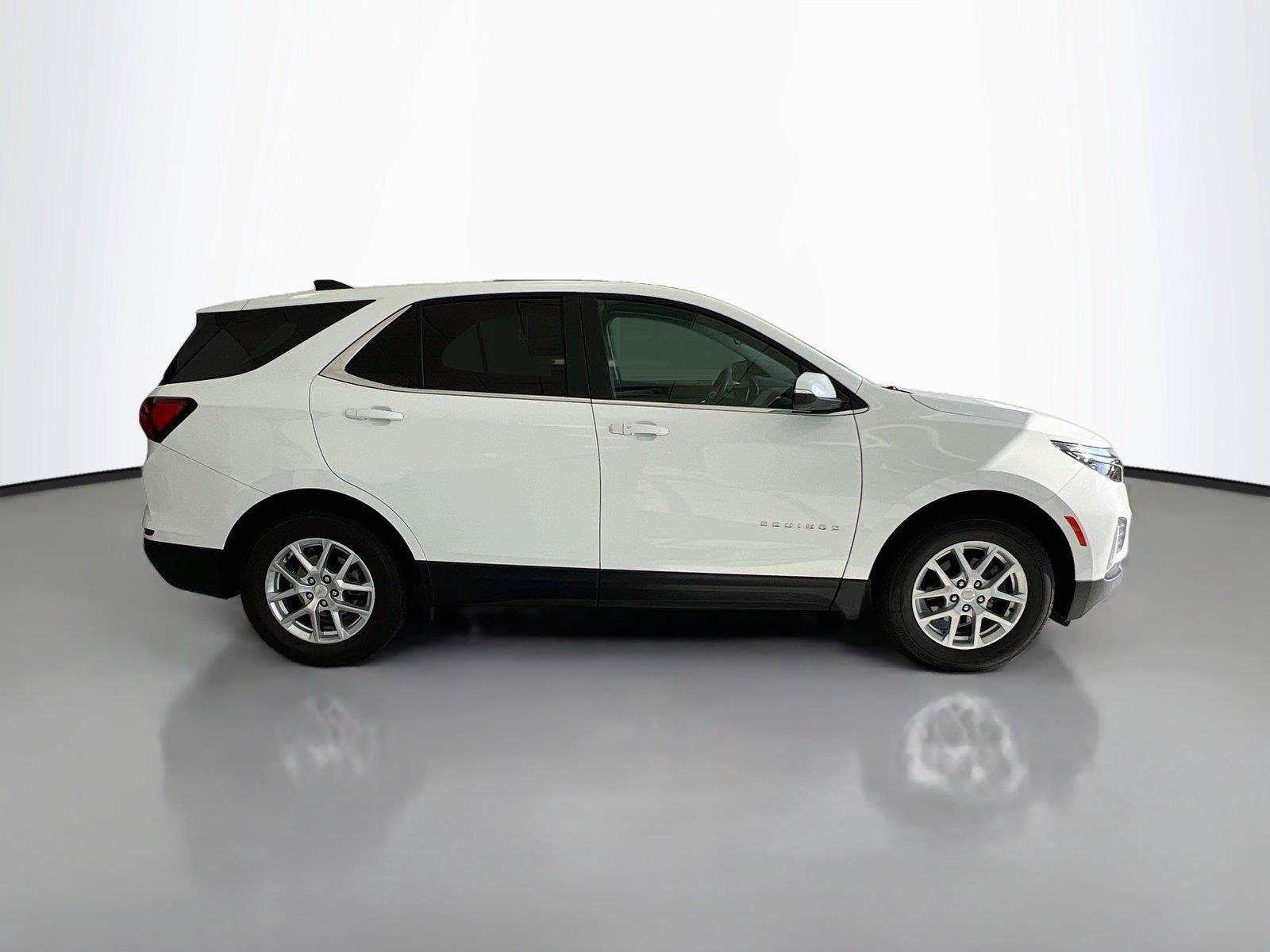 Used 2024 Chevrolet Equinox LT AWD/4WD image 16