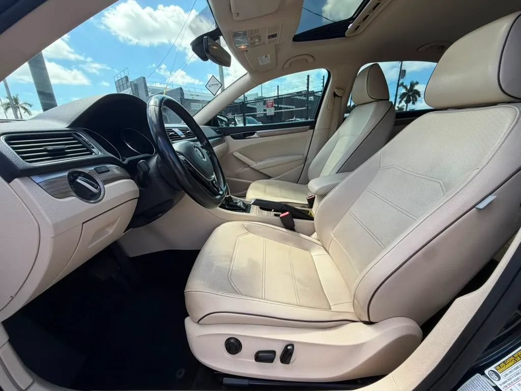 Used 2018 Volkswagen Passat 2.0T SE FWD image 12