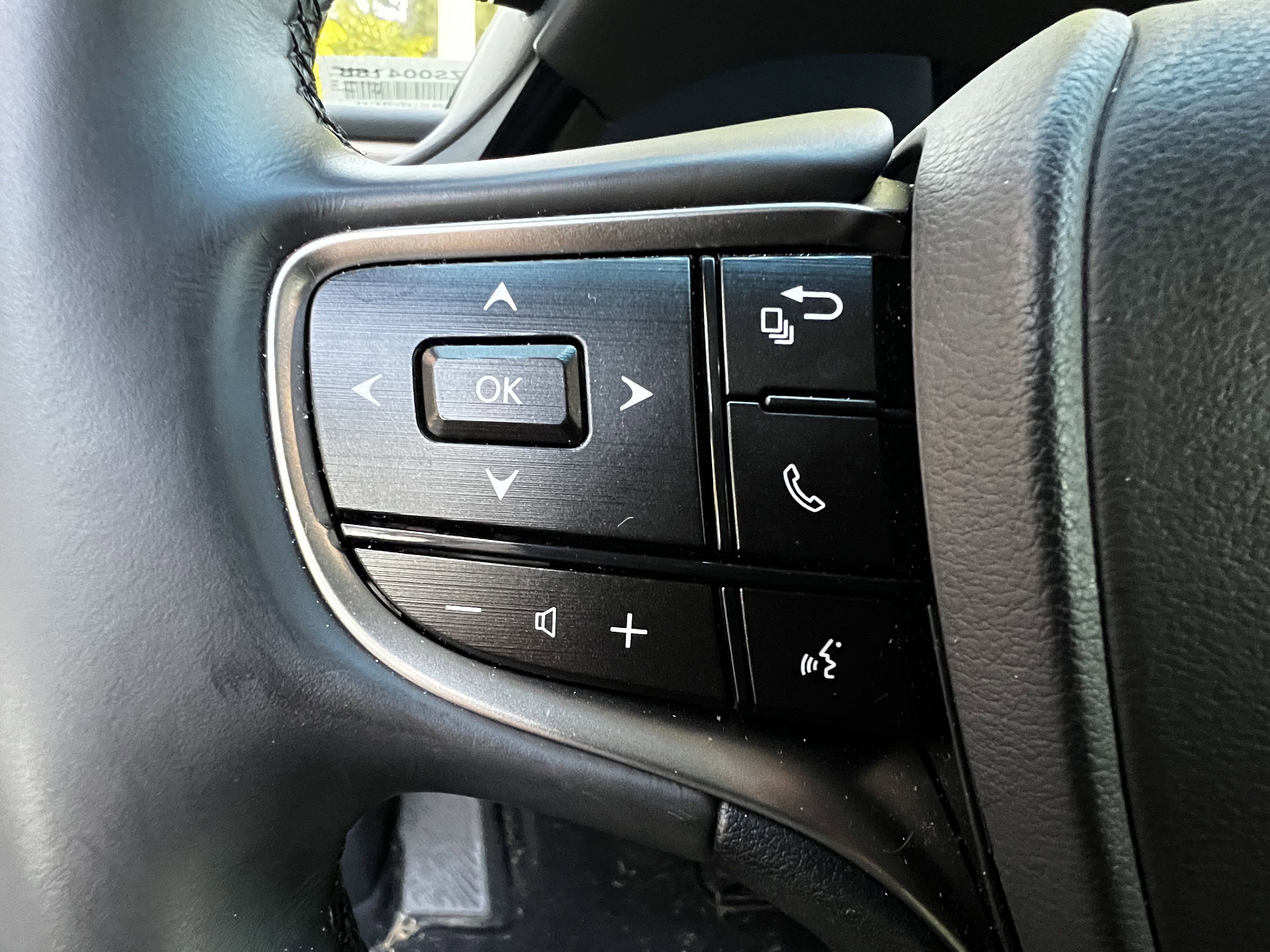 Certified 2025 Lexus ES 300h w/ Premium Package image 18