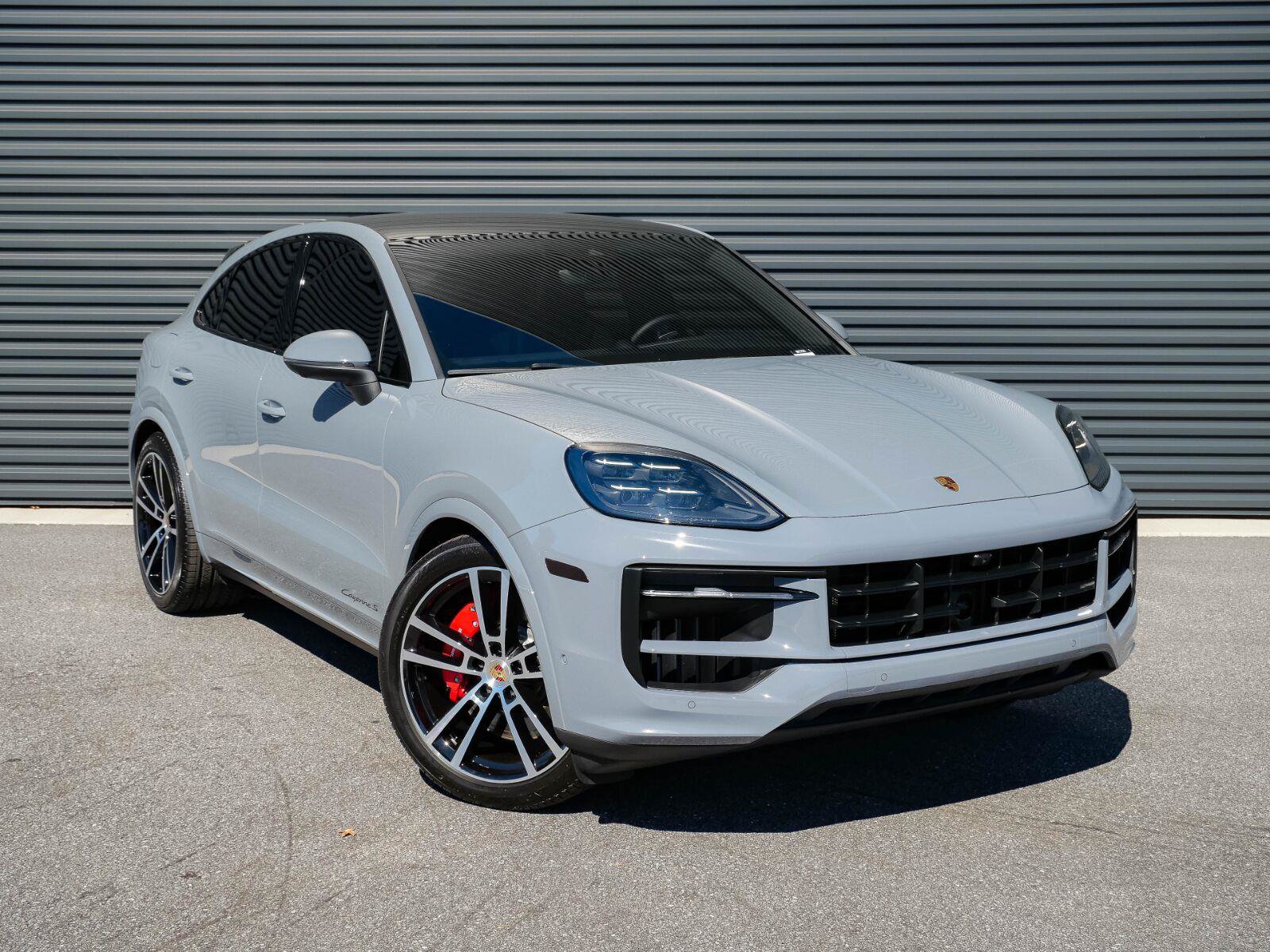Used 2025 Porsche Cayenne S AWD/4WD image 27