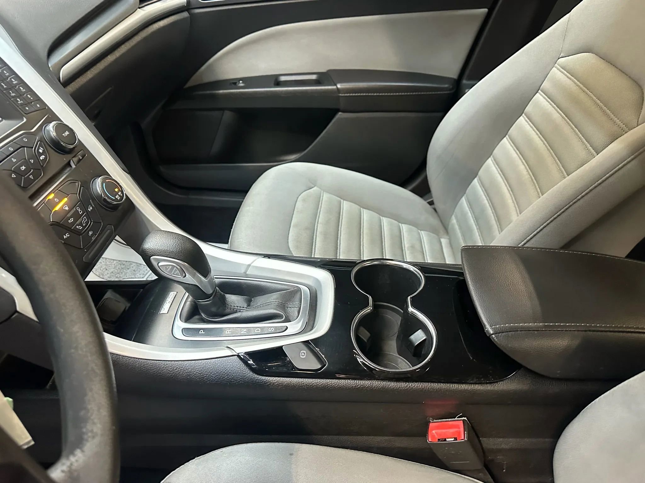 Used 2014 Ford Fusion S image 14