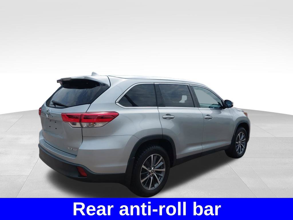Used 2019 Toyota Highlander XLE AWD/4WD image 12