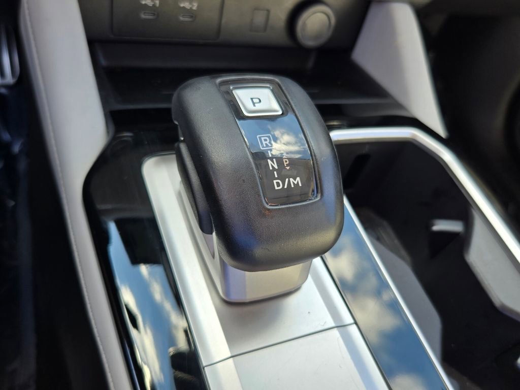 Used 2025 Mitsubishi Outlander SEL image 24