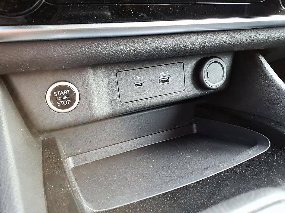 Used 2023 Nissan Rogue S AWD/4WD image 28