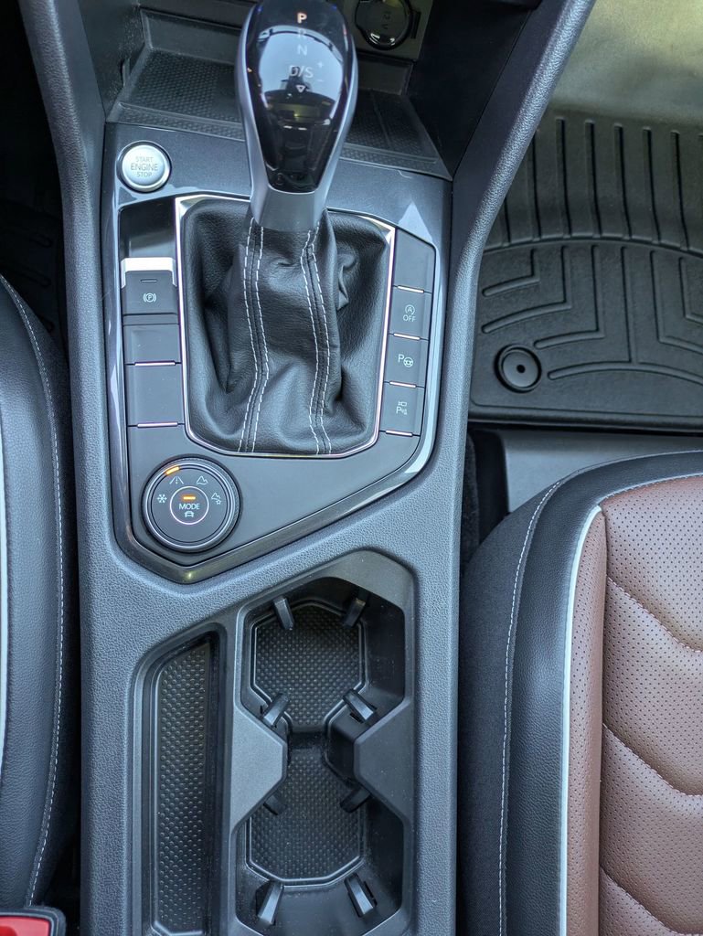 Used 2024 Volkswagen Tiguan SEL R-Line AWD/4WD image 29
