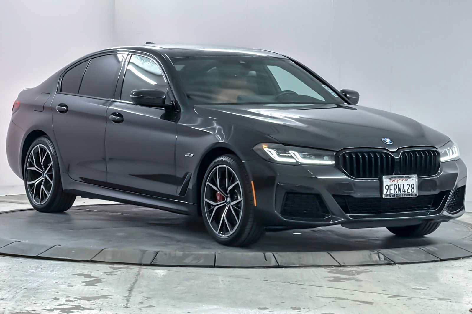 Used 2023 BMW 530e w/ Executive Package image 9