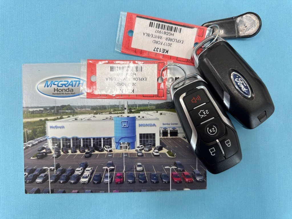 Used 2017 Ford Explorer XLT w/ Equipment Group 202A image 4