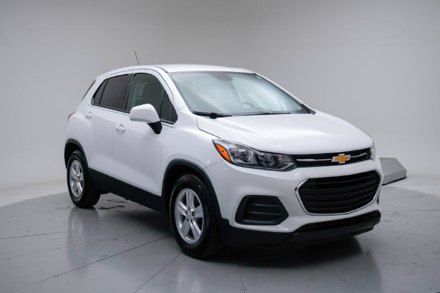 Used 2020 Chevrolet Trax LS w/ Tint and Cruise Package FWD image 9
