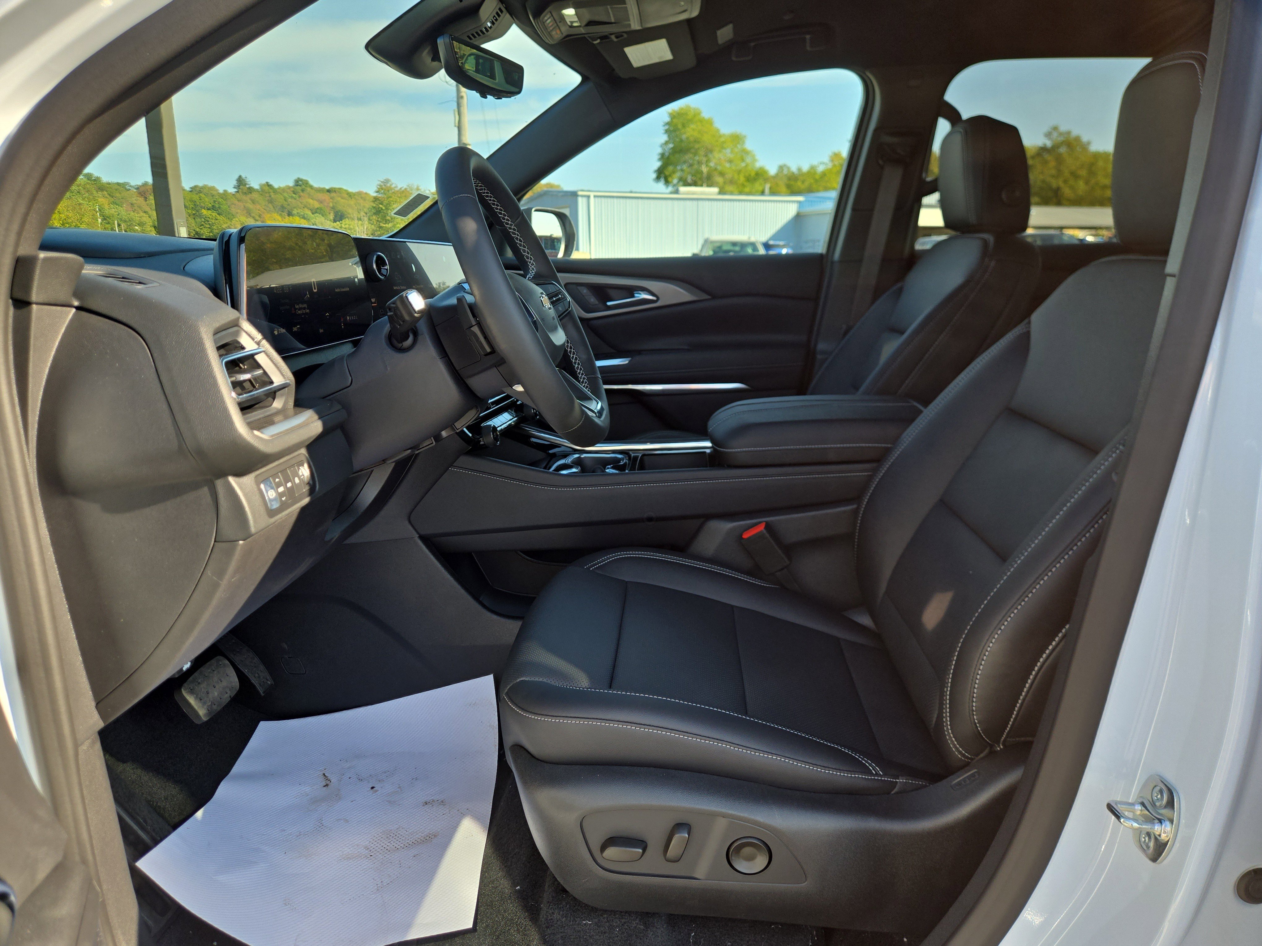 New 2026 Chevrolet Traverse LT w/ Driver Confidence Package image 12