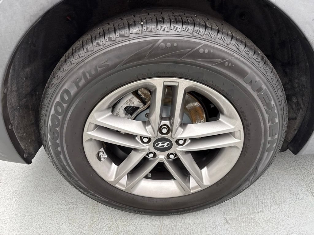 Used 2017 Hyundai Santa Fe Sport FWD image 13