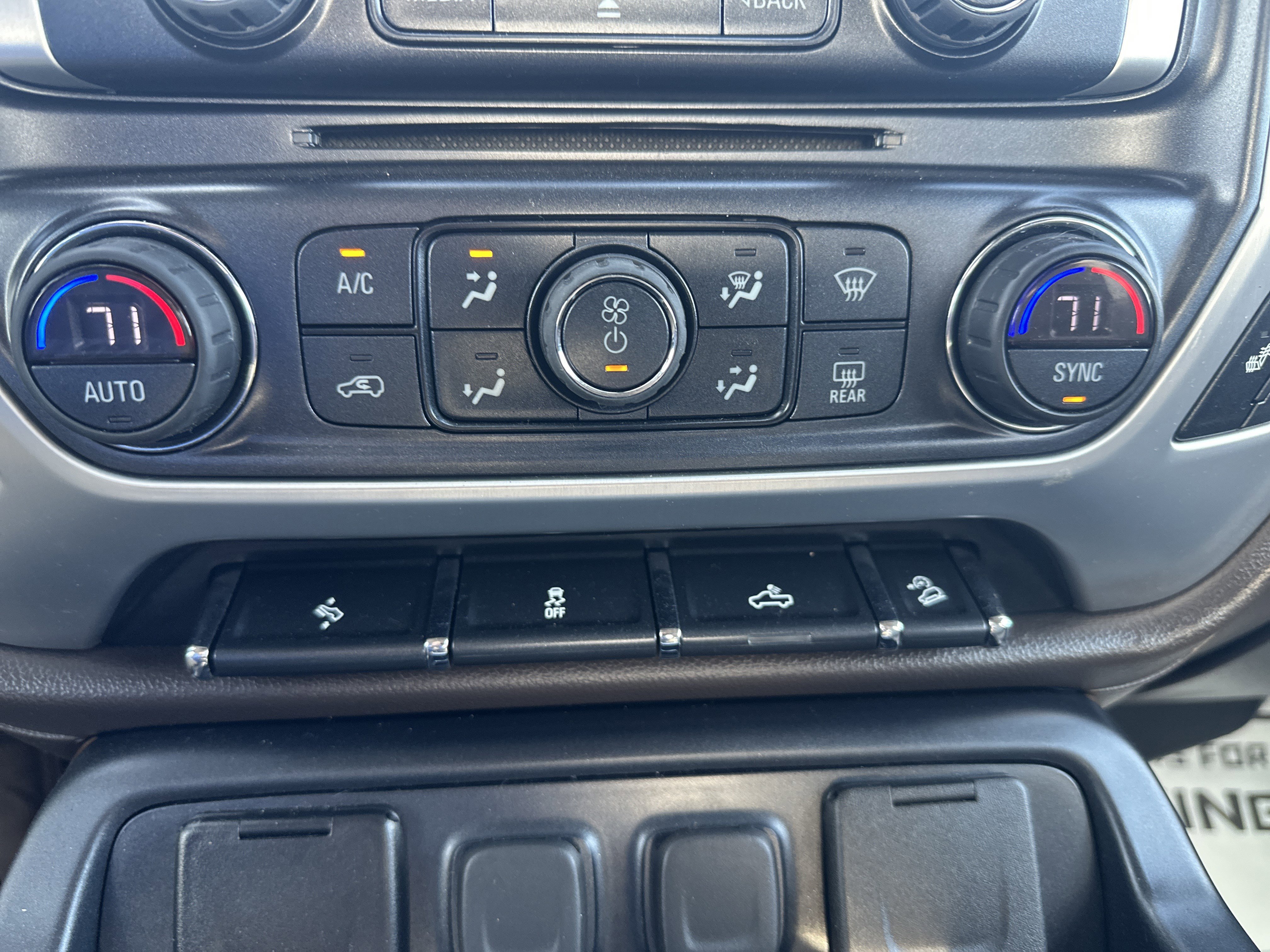 Used 2019 GMC Sierra 2500 SLT w/ Suspension Package, Off-Road image 31