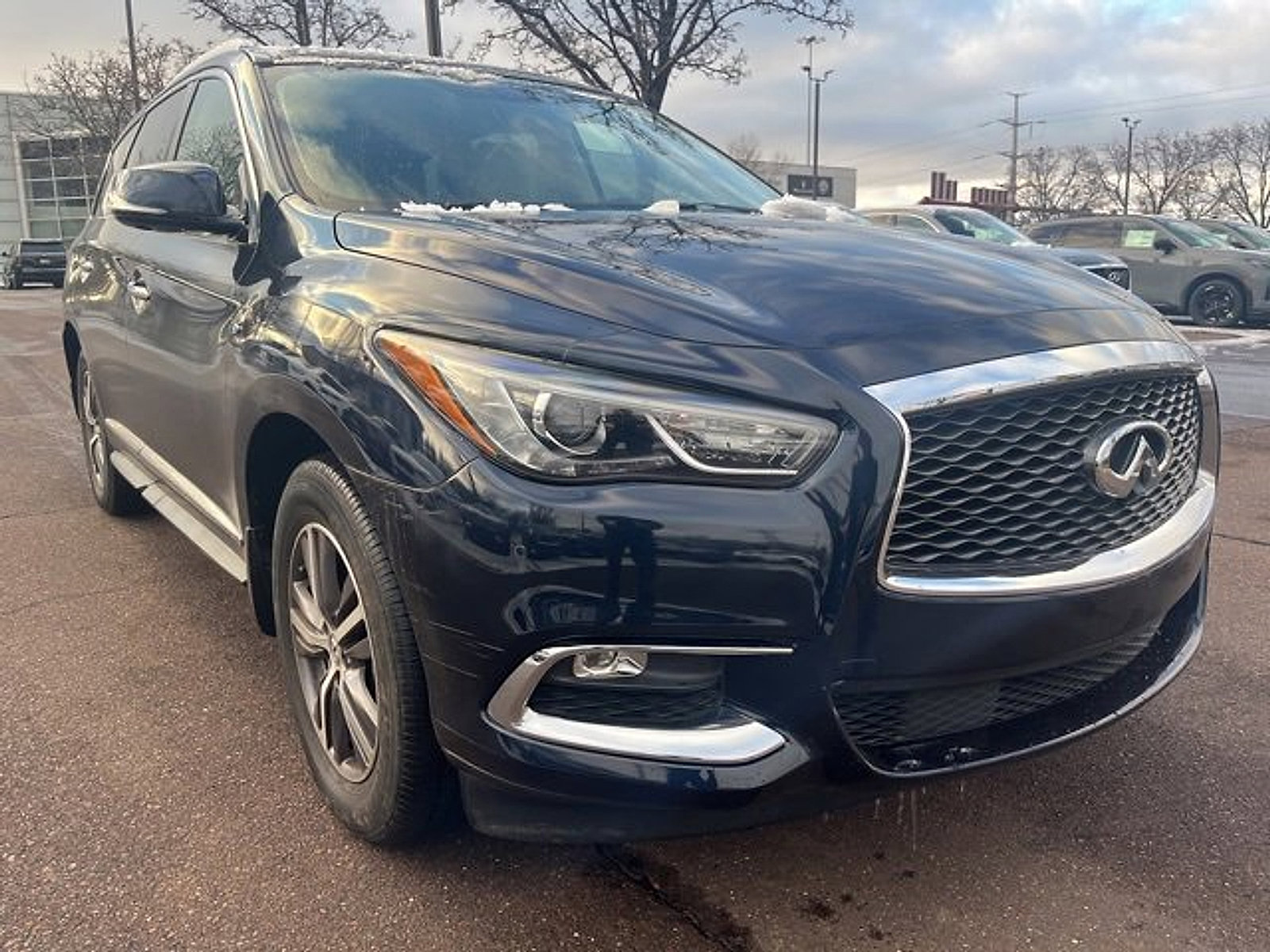 Used 2017 INFINITI QX60 AWD w/ Premium Plus Package image 1