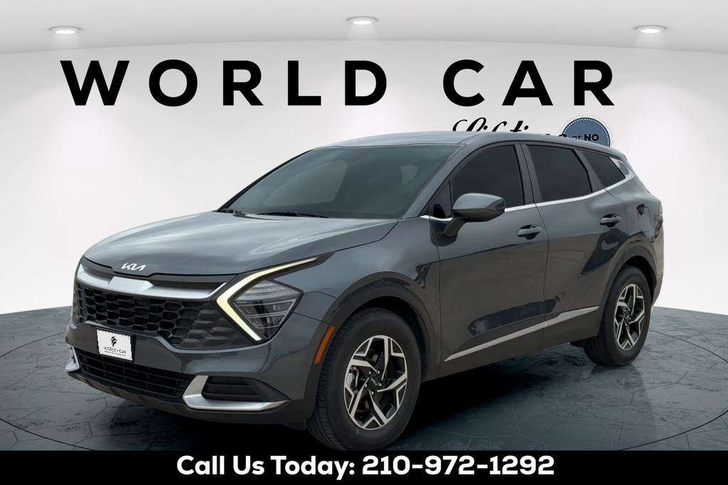 Used 2025 Kia Sportage LX image 7