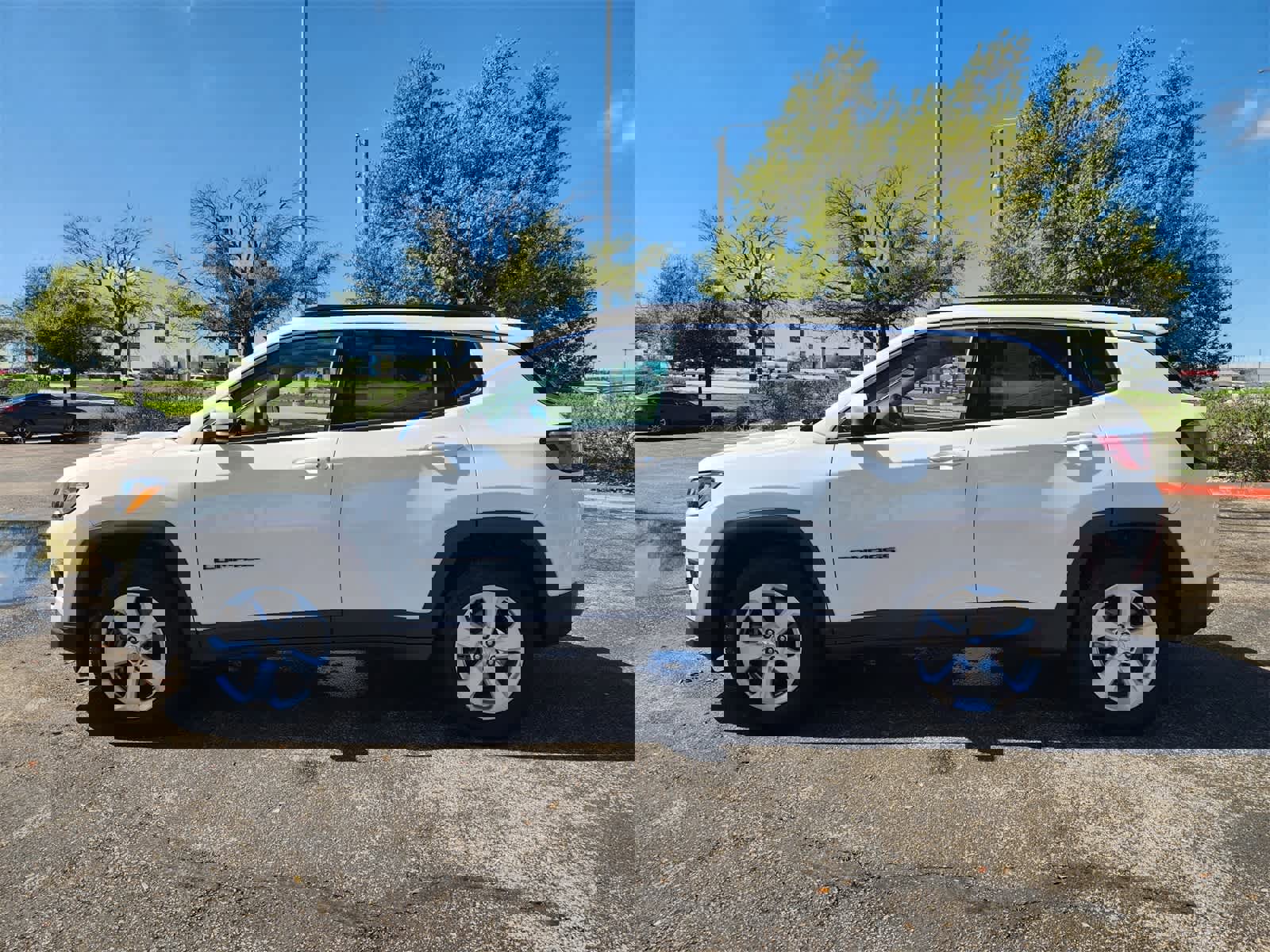 Used 2018 Jeep Compass Latitude w/ Cold Weather Group image 4