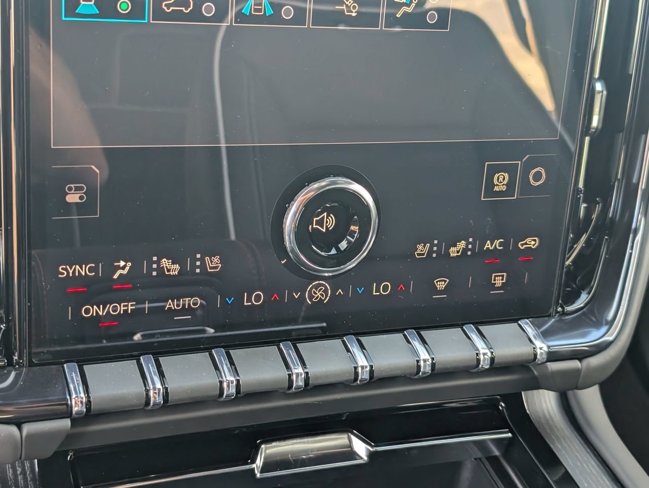 New 2026 GMC Yukon AT4 Ultimate AWD/4WD image 13