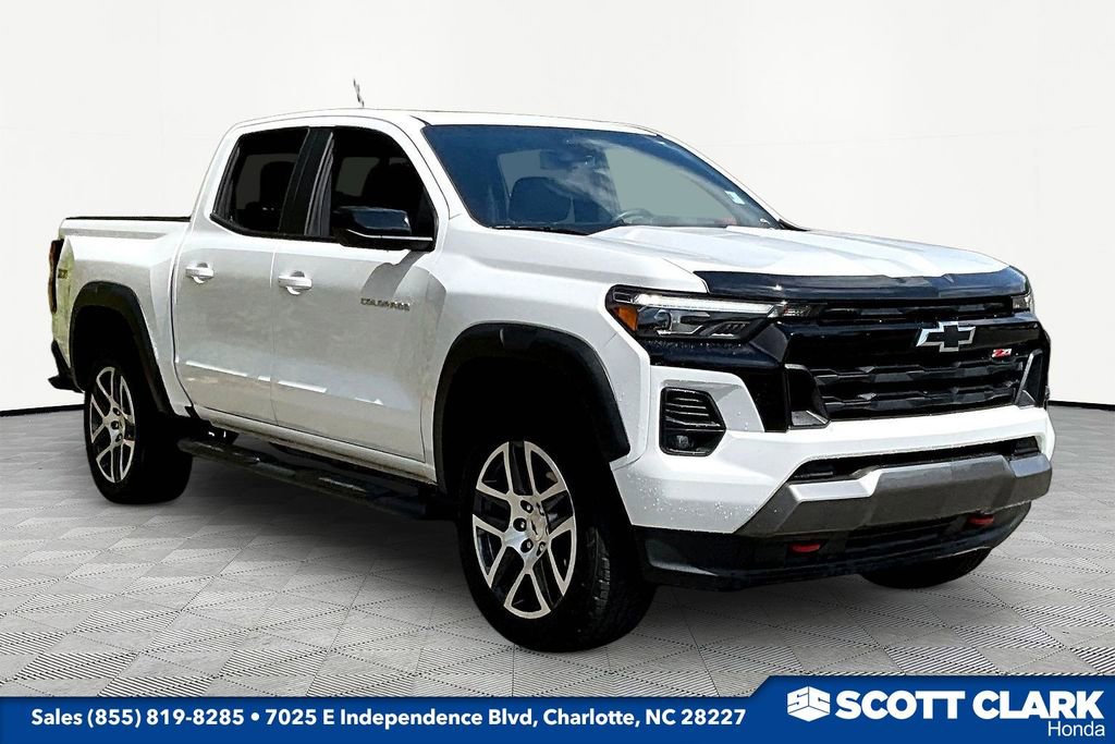Used 2024 Chevrolet Colorado Z71 w/ Z71 Convenience Package 2