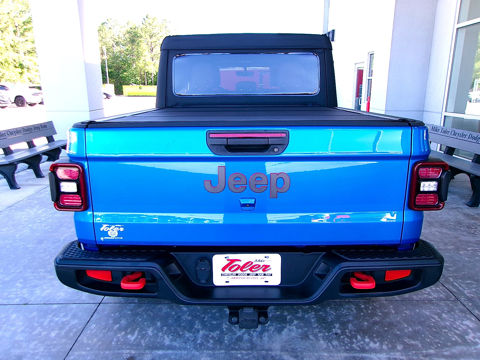Used 2023 Jeep Gladiator Mojave w/ LED Lighting Group AWD/4WD image 23