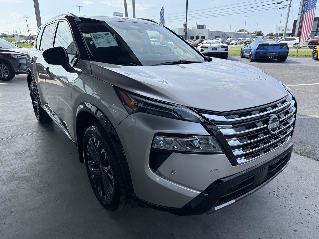 Used 2025 Nissan Rogue Platinum w/ Tech Package AWD/4WD image 3