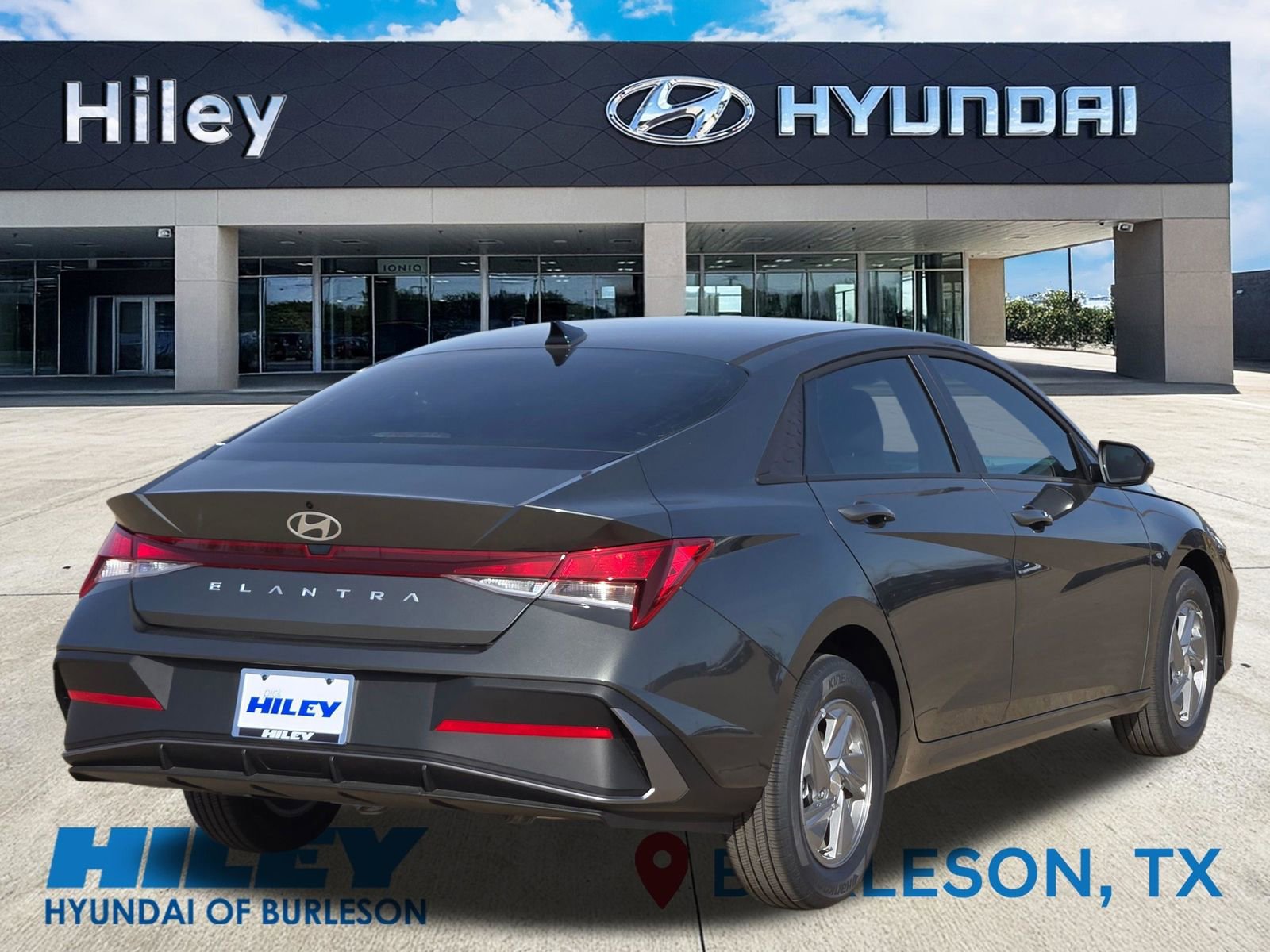New 2026 Hyundai Elantra SE FWD image 4