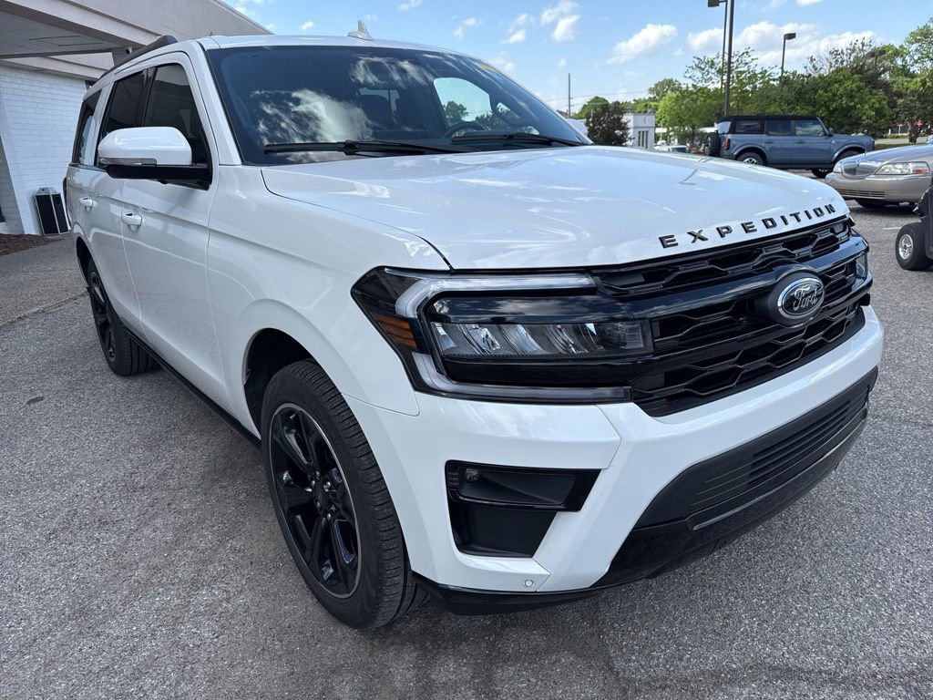 Used 2024 Ford Expedition Limited AWD/4WD image 12