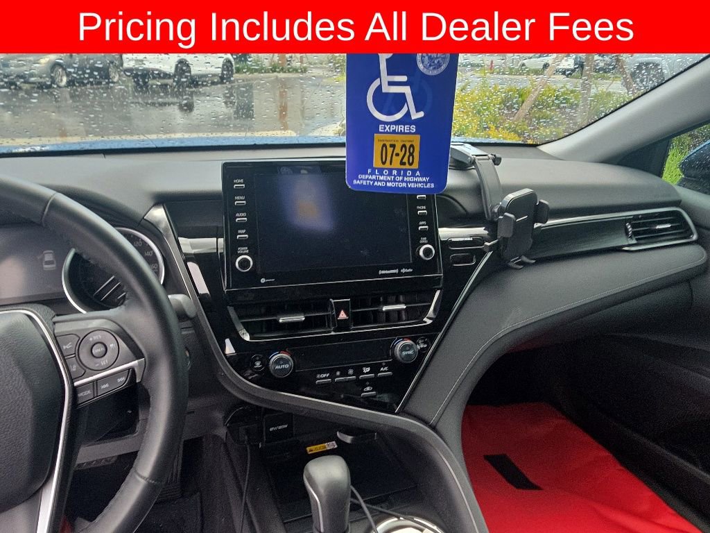 Used 2024 Toyota Camry XLE FWD image 6