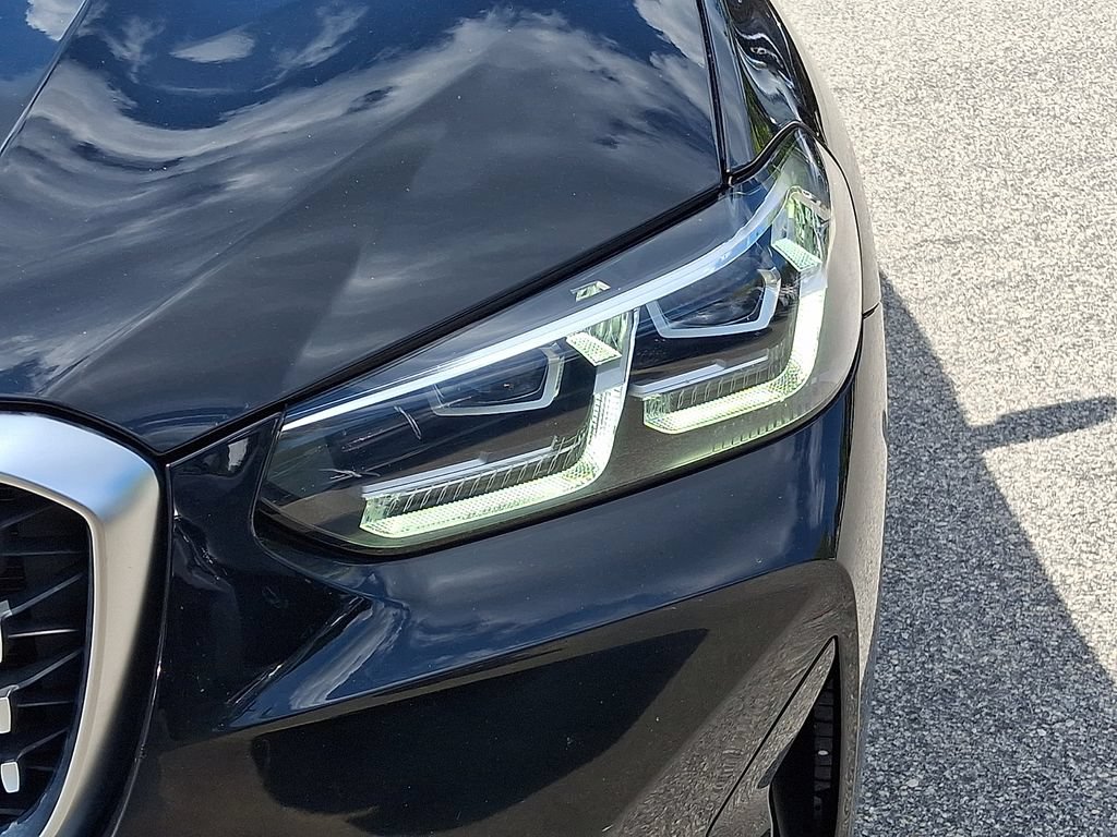 Used 2023 BMW X4 xDrive30i w/ Premium Package AWD/4WD image 9