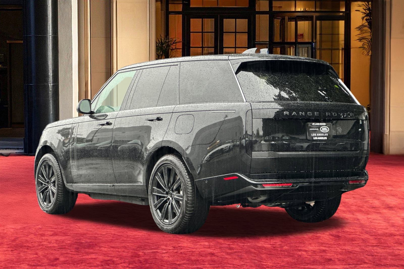 New 2026 Land Rover Range Rover SE image 4