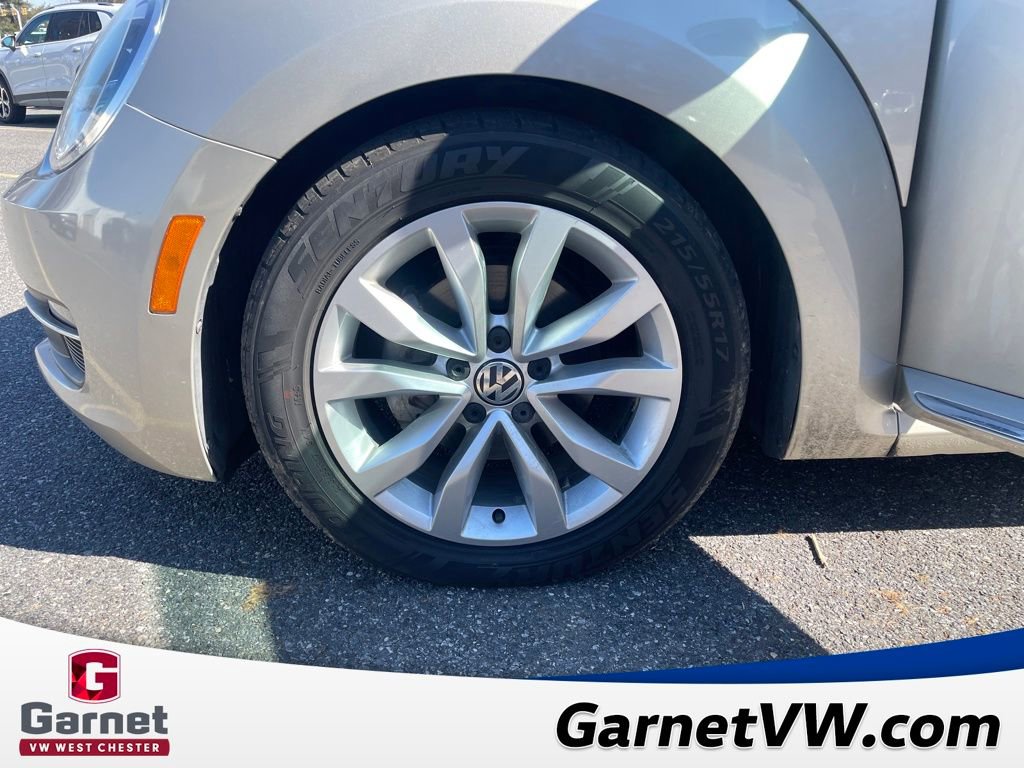 Used 2013 Volkswagen Beetle TDI image 18