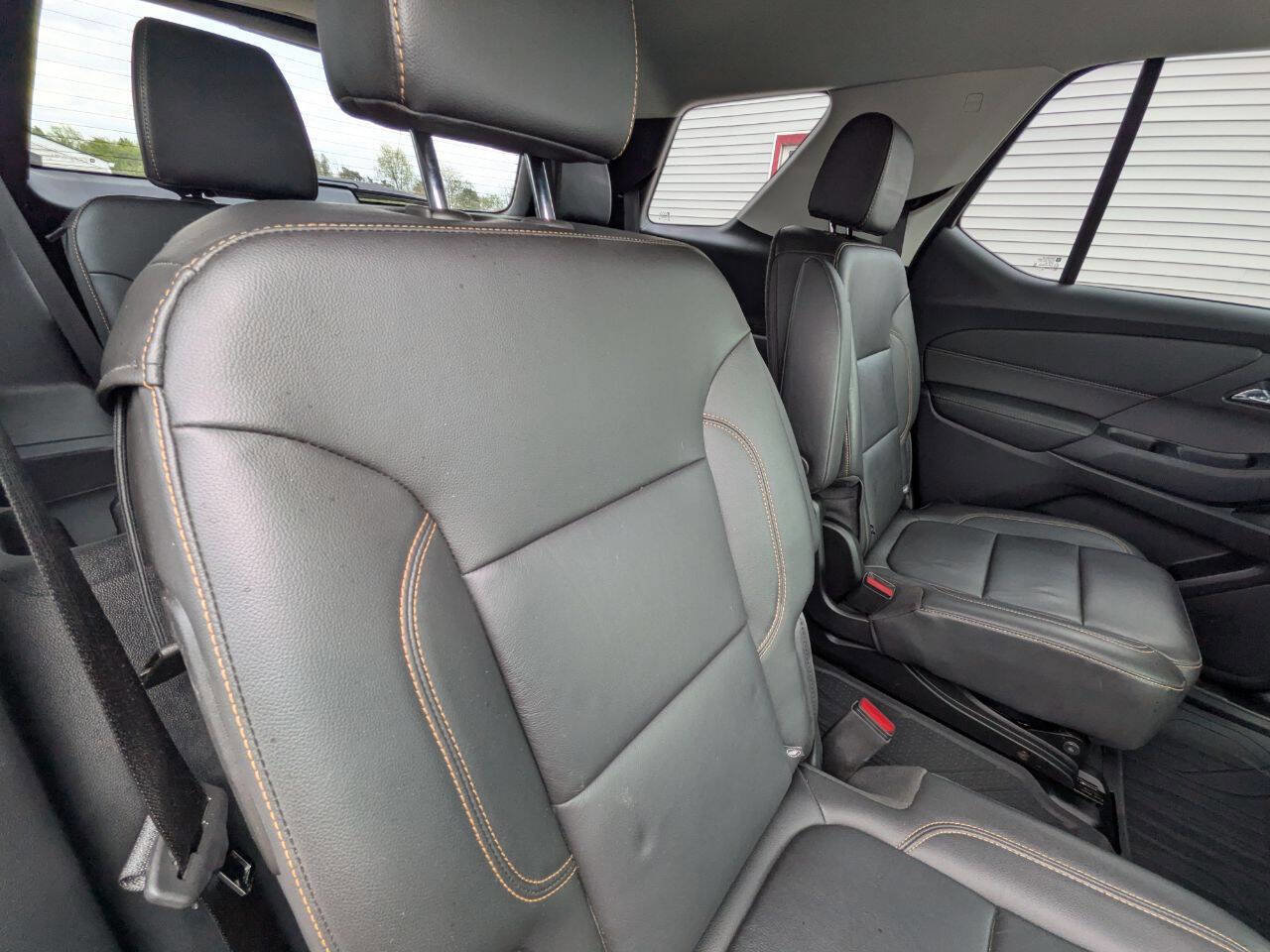 Used 2021 Chevrolet Traverse LT w/ LT Premium Package image 24