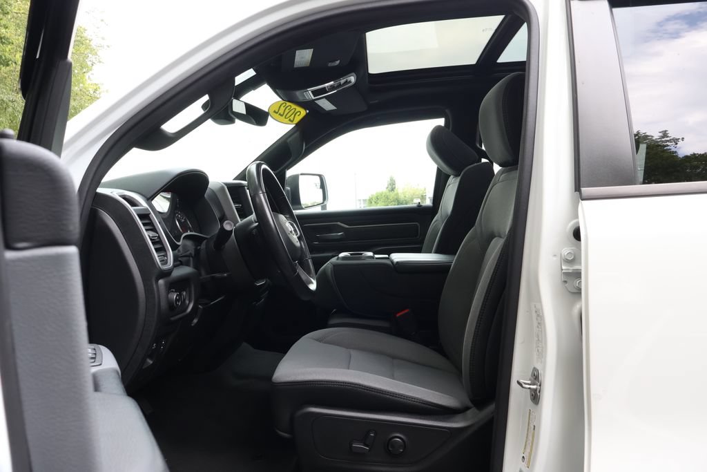 Used 2022 RAM 1500 Big Horn AWD/4WD image 34