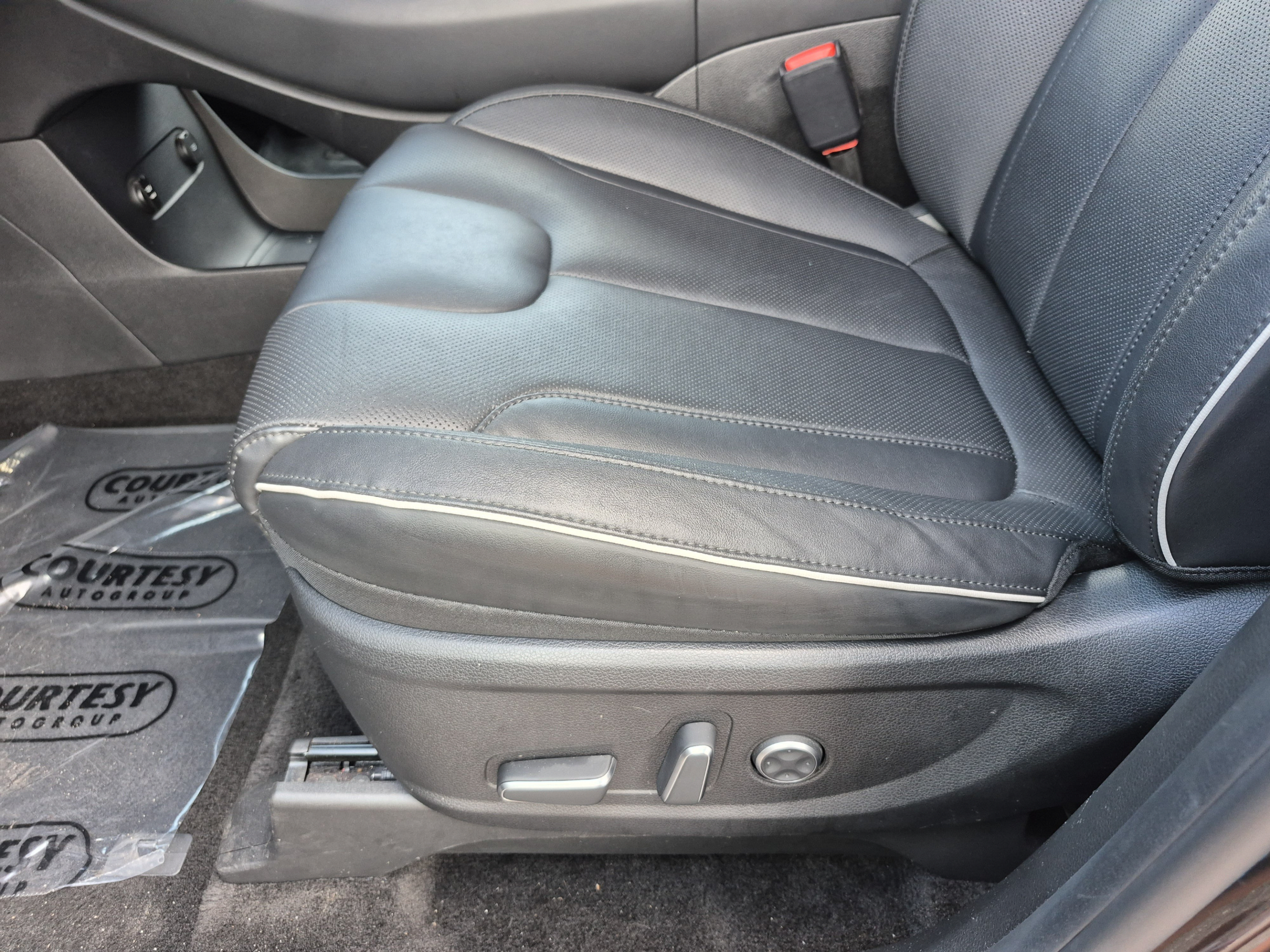 Certified 2024 Hyundai Palisade SEL w/ Premium Package FWD image 21